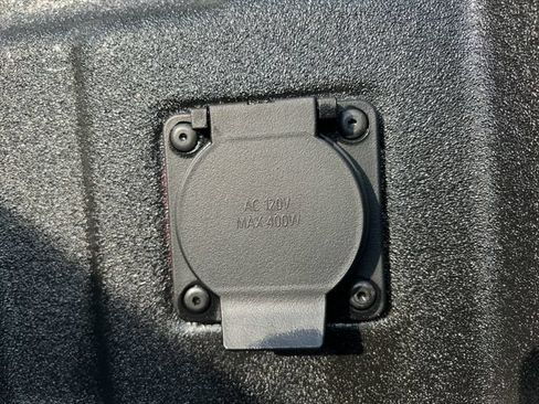 Used 2026 GMC Canyon AT4 AWD/4WD image 9
