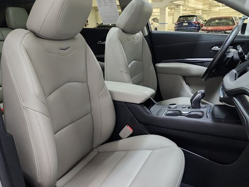 Used 2019 Cadillac XT4 Luxury AWD/4WD image 24