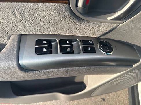 Used 2011 Hyundai Santa Fe SE AWD/4WD image 17