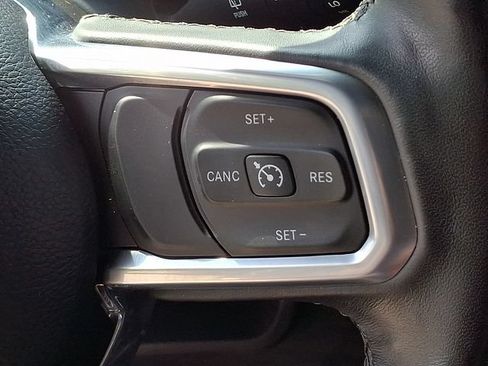 Used 2023 Jeep Wrangler Unlimited Sahara AWD/4WD image 22