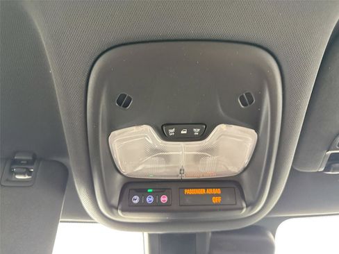 Used 2023 Chevrolet TrailBlazer RS w/ Convenience Package image 6