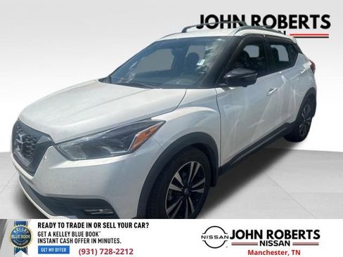 Used 2019 Nissan Kicks SR w/ SR Premium Package image 2