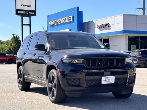 Used 2023 Jeep Grand Cherokee L Laredo image 2