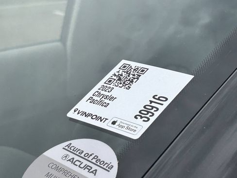 Used 2023 Chrysler Pacifica Touring-L FWD image 32