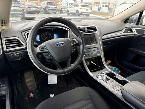 Used 2018 Ford Fusion SE image 11
