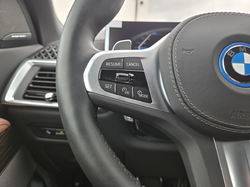 Used 2026 BMW X5 xDrive50e w/ M Sport Package AWD/4WD image 31