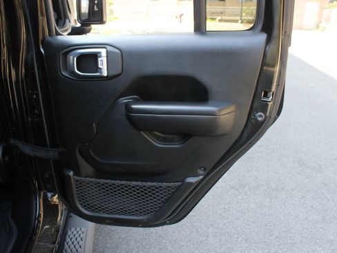 Used 2022 Jeep Gladiator Sport image 20