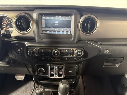 Used 2020 Jeep Gladiator Sport w/ Quick Order Package 24S AWD/4WD image 16