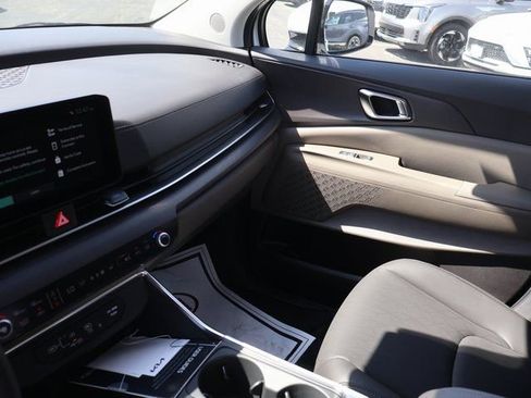 New 2026 Kia Carnival EX FWD image 22