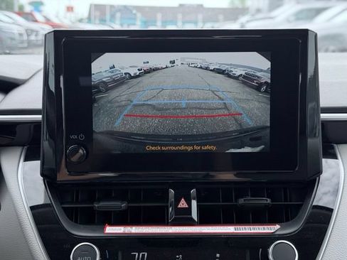 Used 2025 Toyota Corolla LE FWD image 39