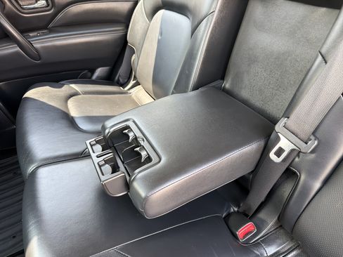 Used 2018 INFINITI QX80 4WD w/ Driver Assistance Package image 12