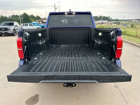 Used 2024 Toyota Tacoma TRD Off-Road image 22
