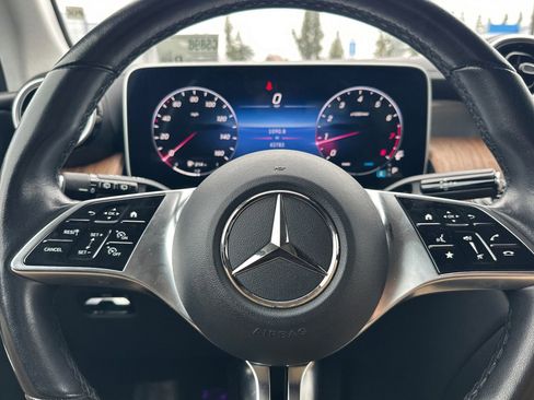 Used 2024 Mercedes-Benz GLC 300 w/ Winter Package image 23