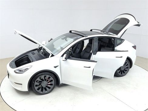 Used 2020 Tesla Model Y Performance image 22