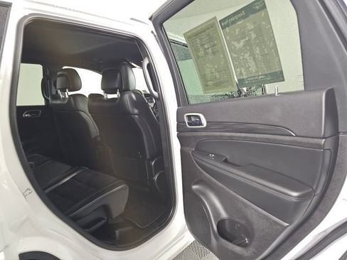 Used 2021 Jeep Grand Cherokee Altitude image 16