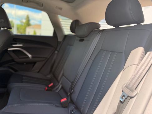 Used 2025 Audi Q5 Premium w/ Convenience Package AWD/4WD image 14