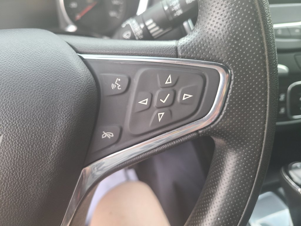 Used 2019 Chevrolet Equinox LT FWD image 27