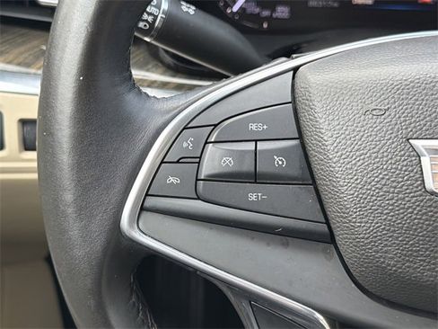 Used 2017 Cadillac XT5 FWD image 11