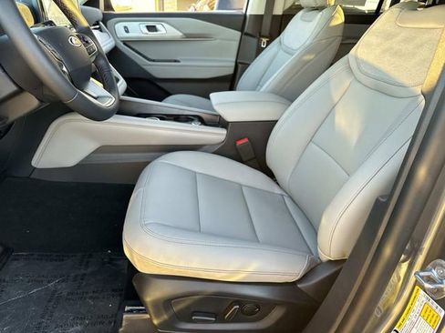 New 2026 Ford Explorer Active w/ Active Comfort Package image 18