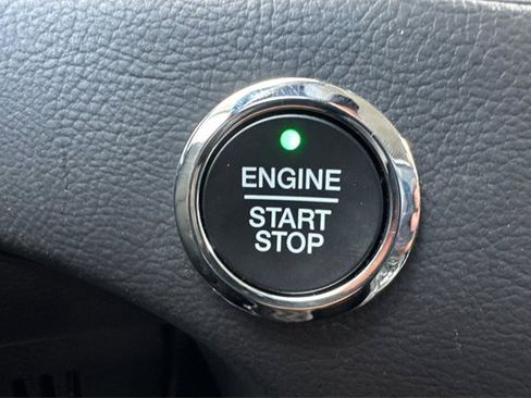 Used 2024 Ford Edge Titanium image 35