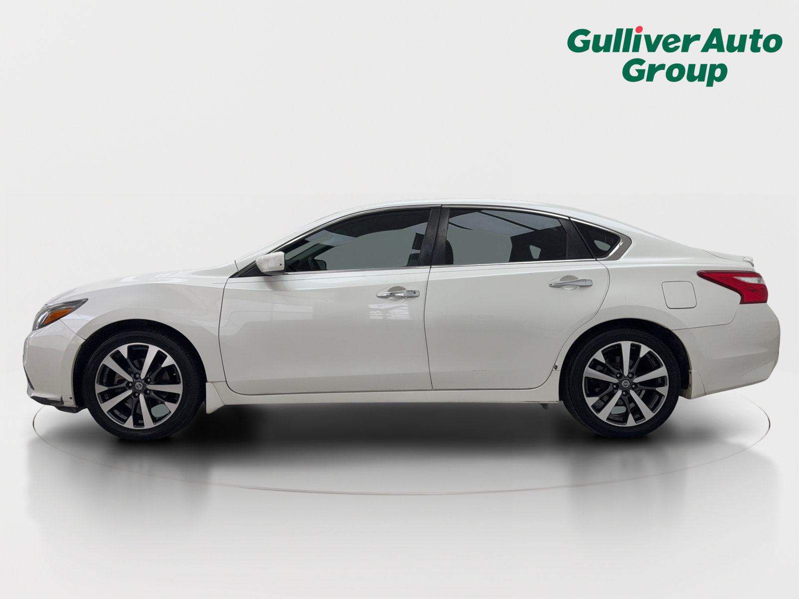 Used 2016 Nissan Altima 2.5 SR FWD image 3