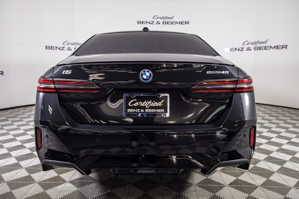 Used 2026 BMW i5 eDrive40 w/ M Sport Package RWD image 7