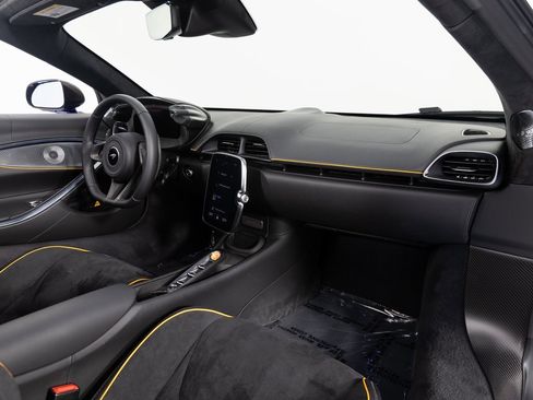 Used 2025 McLaren Artura Spider image 43