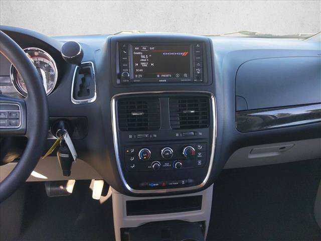 Used 2018 Dodge Grand Caravan SE w/ UConnect Hands-Free Group FWD image 13