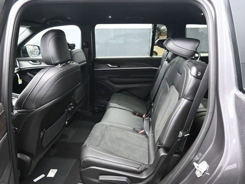 New 2026 Jeep Grand Cherokee L 4WD image 11