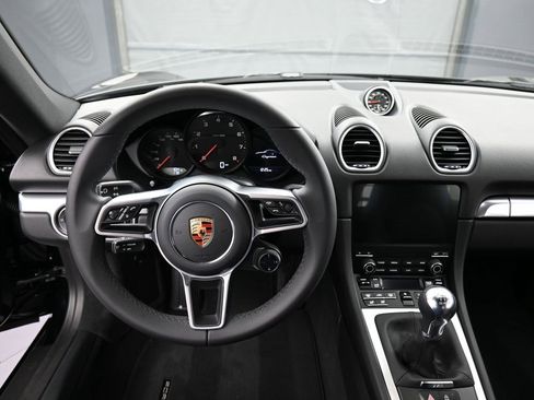 Used 2025 Porsche 718 Cayman image 18