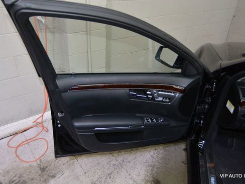 Used 2013 Mercedes-Benz S 550 4MATIC image 7