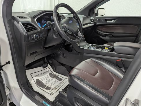 Used 2020 Ford Edge Titanium w/ Equipment Group 301A AWD/4WD image 14