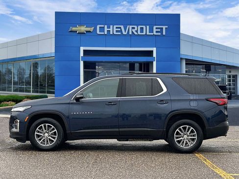 Certified 2023 Chevrolet Traverse LT image 2