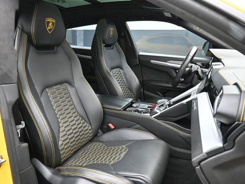 Used 2019 Lamborghini Urus image 27