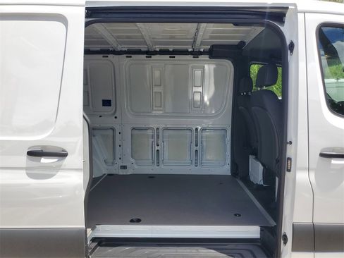 Used 2025 Mercedes-Benz Sprinter 2500 image 11