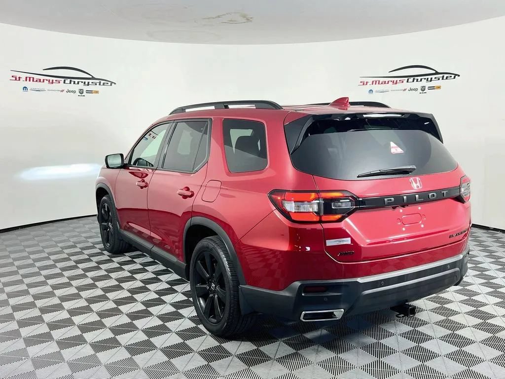 Used 2025 Honda Pilot Black Edition image 6
