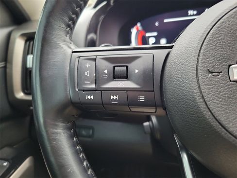 Used 2024 Nissan Pathfinder Platinum w/ Cargo Package image 25