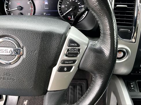 Used 2021 Nissan Titan SV w/ SV Convenience Package image 23