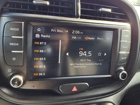 Used 2023 Kia Soul LX image 17