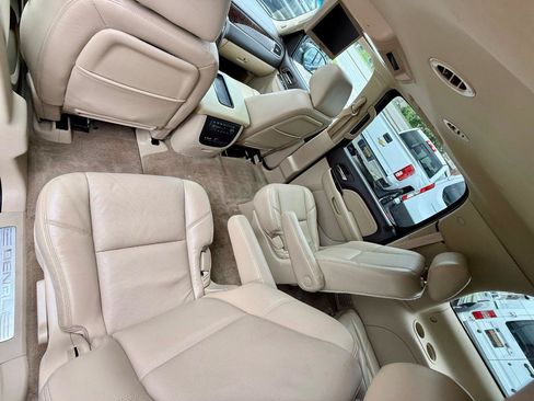 Used 2010 GMC Yukon XL Denali AWD/4WD image 36