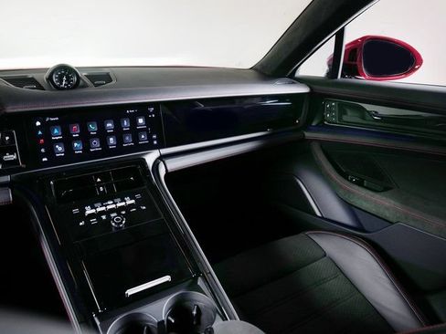 Certified 2025 Porsche Panamera GTS AWD/4WD image 18