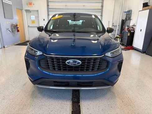 Used 2023 Ford Escape Active AWD/4WD image 3