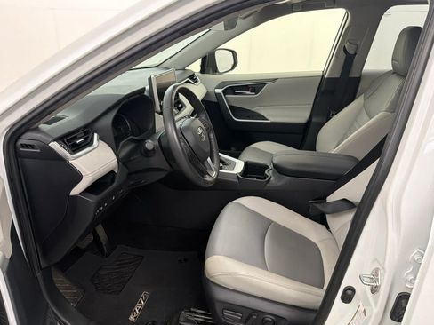 Used 2023 Toyota RAV4 XLE Premium AWD/4WD image 15