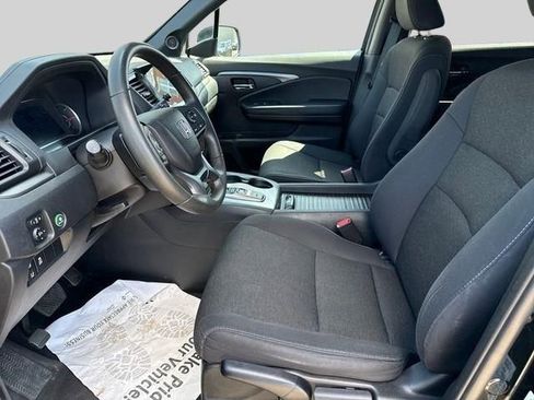 Used 2021 Honda Passport Sport image 3