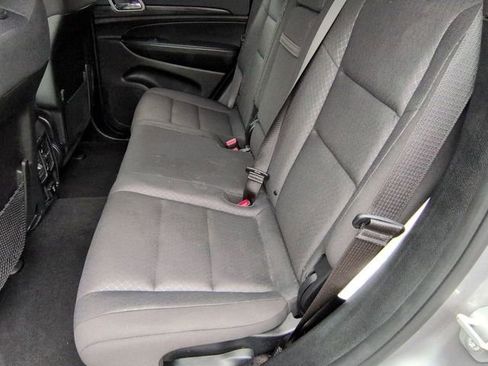 Used 2019 Jeep Grand Cherokee Laredo w/ Security & Convenience Group AWD/4WD image 21