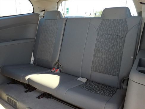 Used 2016 Chevrolet Traverse LT w/ Style and Technology Package image 19