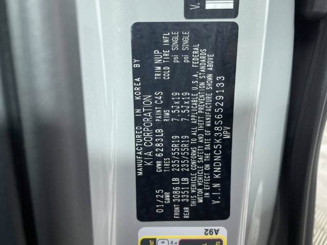 Used 2025 Kia Carnival EX FWD image 51