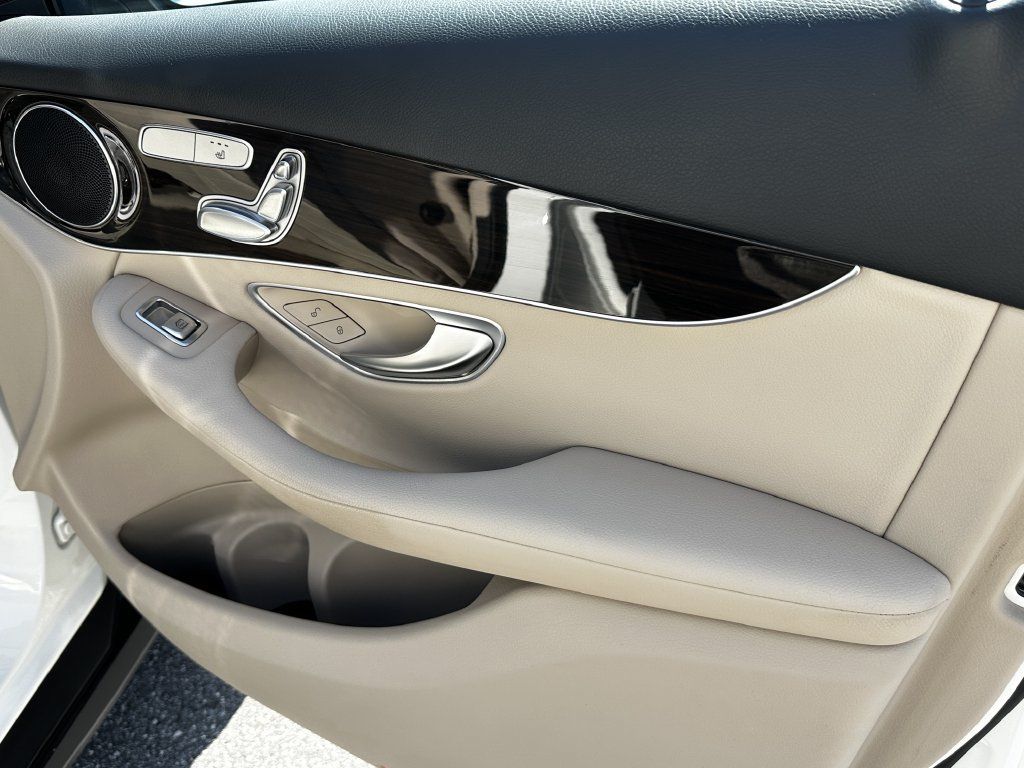 Certified 2022 Mercedes-Benz GLC 300 image 16