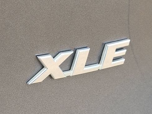 Used 2024 Toyota RAV4 XLE FWD image 13