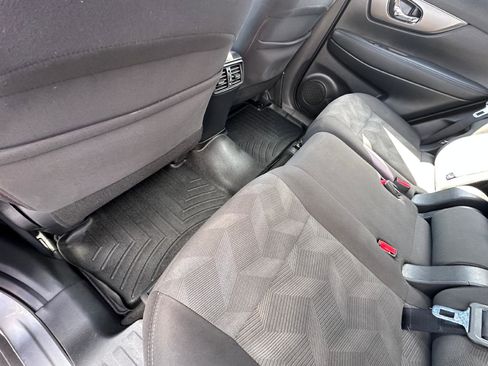 Used 2016 Nissan Rogue S image 23